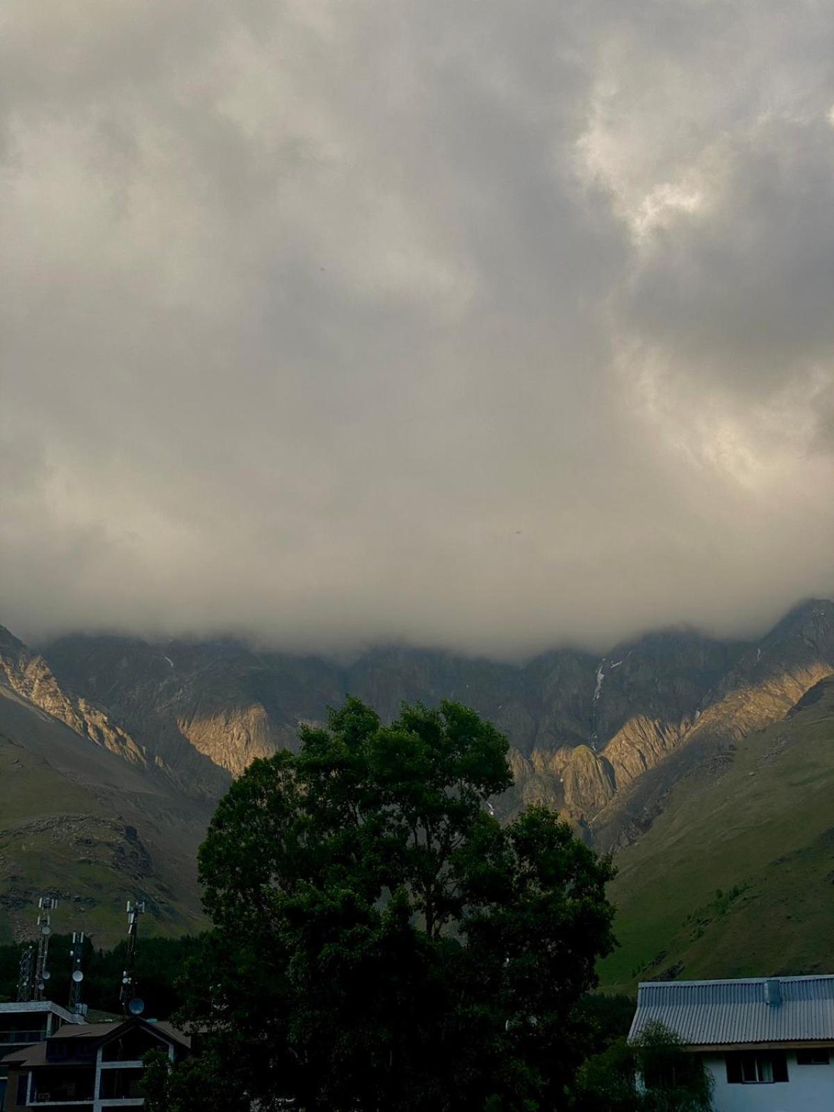 Mood Hotel Kazbegi מראה חיצוני תמונה