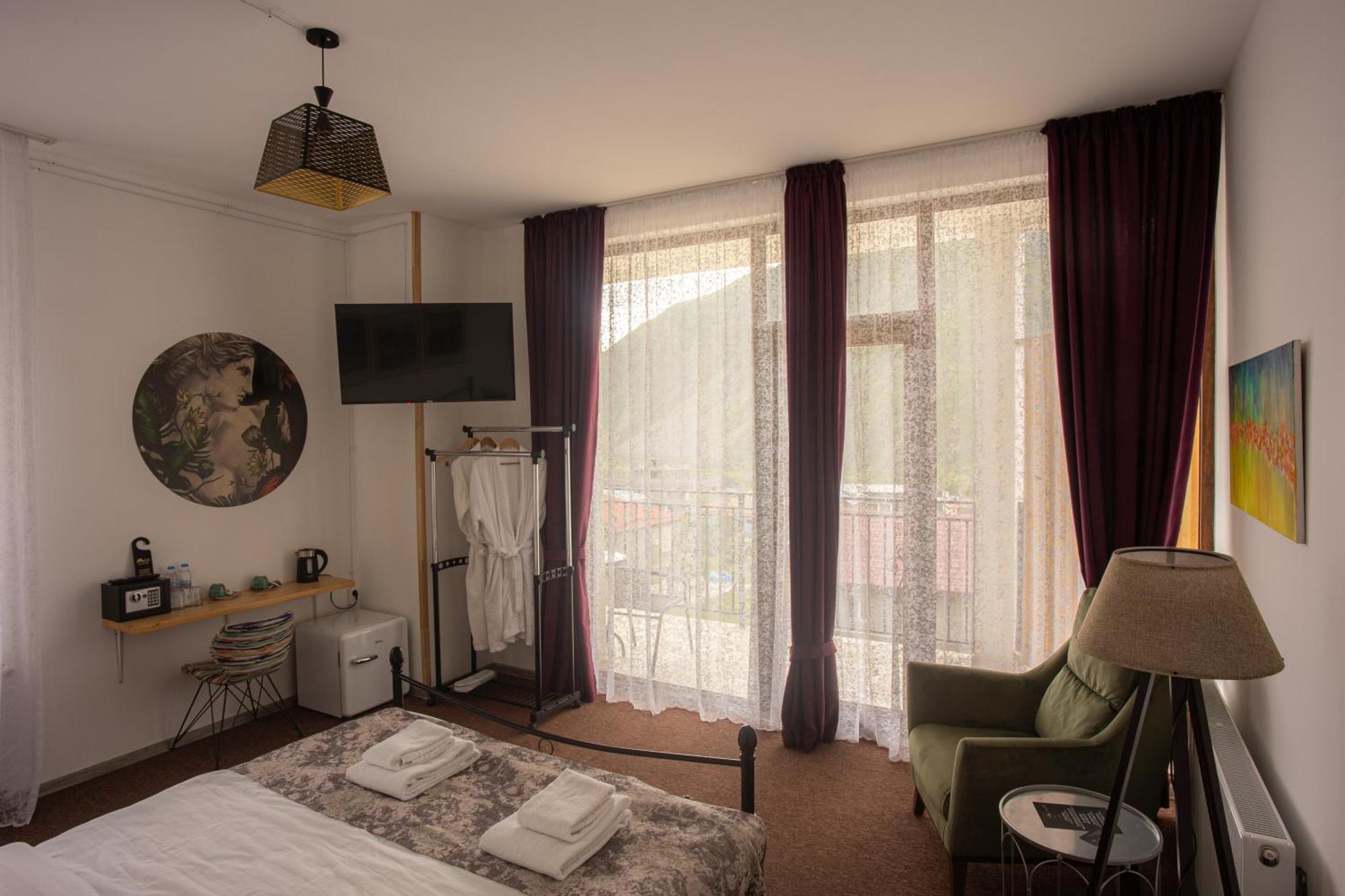 Mood Hotel Kazbegi מראה חיצוני תמונה