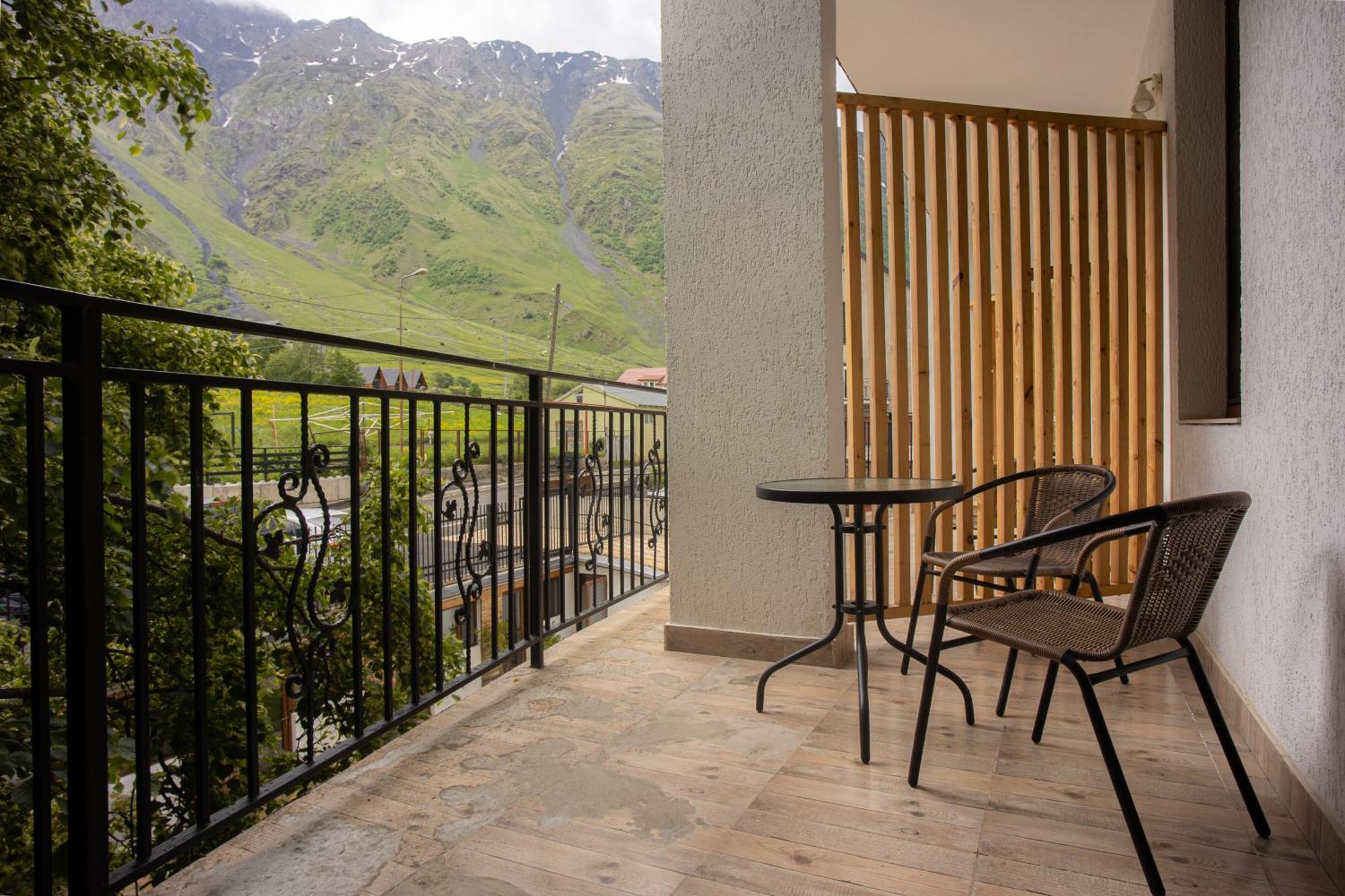 Mood Hotel Kazbegi מראה חיצוני תמונה